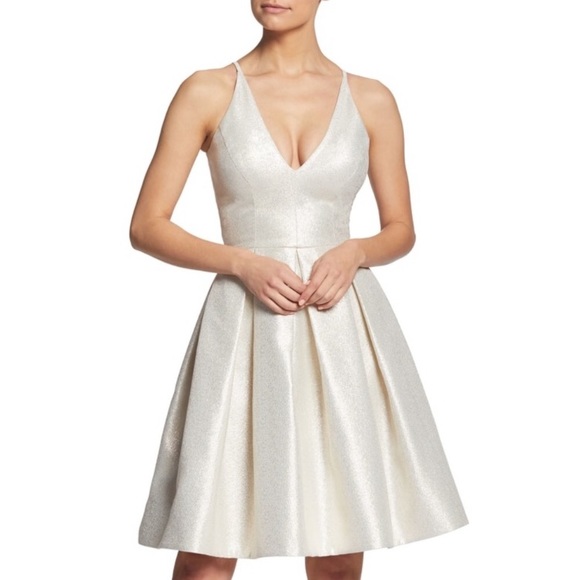 Dress the Population Dresses & Skirts - Dress The Population NEW Collette Pleated Dress✨